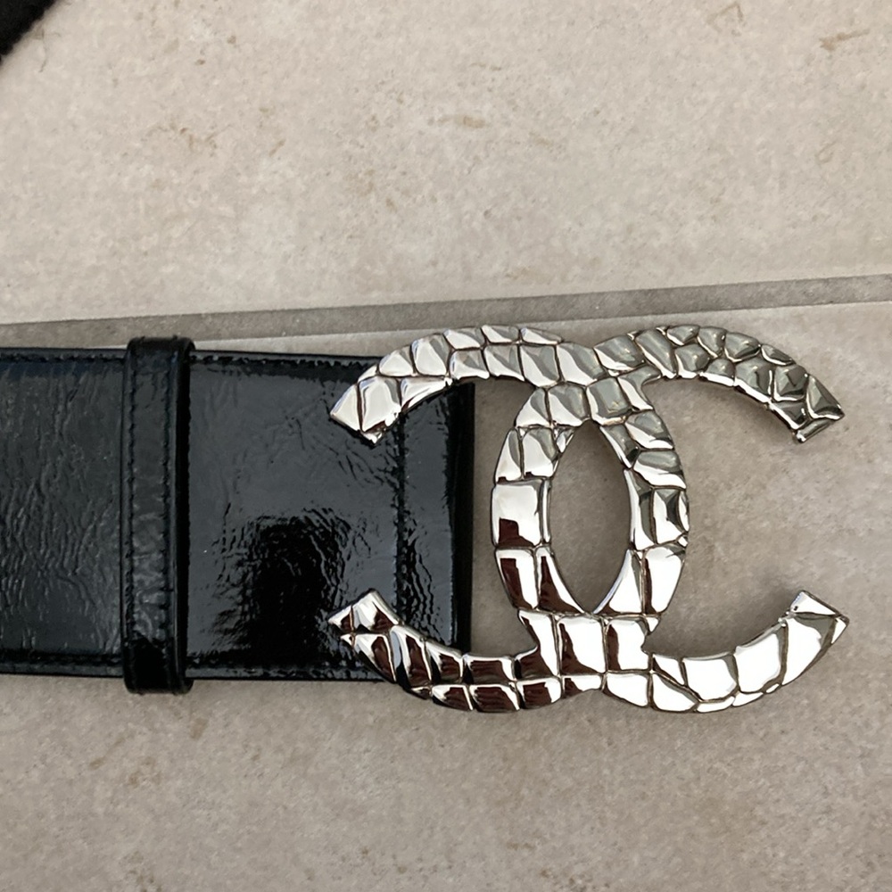 Wide Chanel belt - Picture 8 of 17